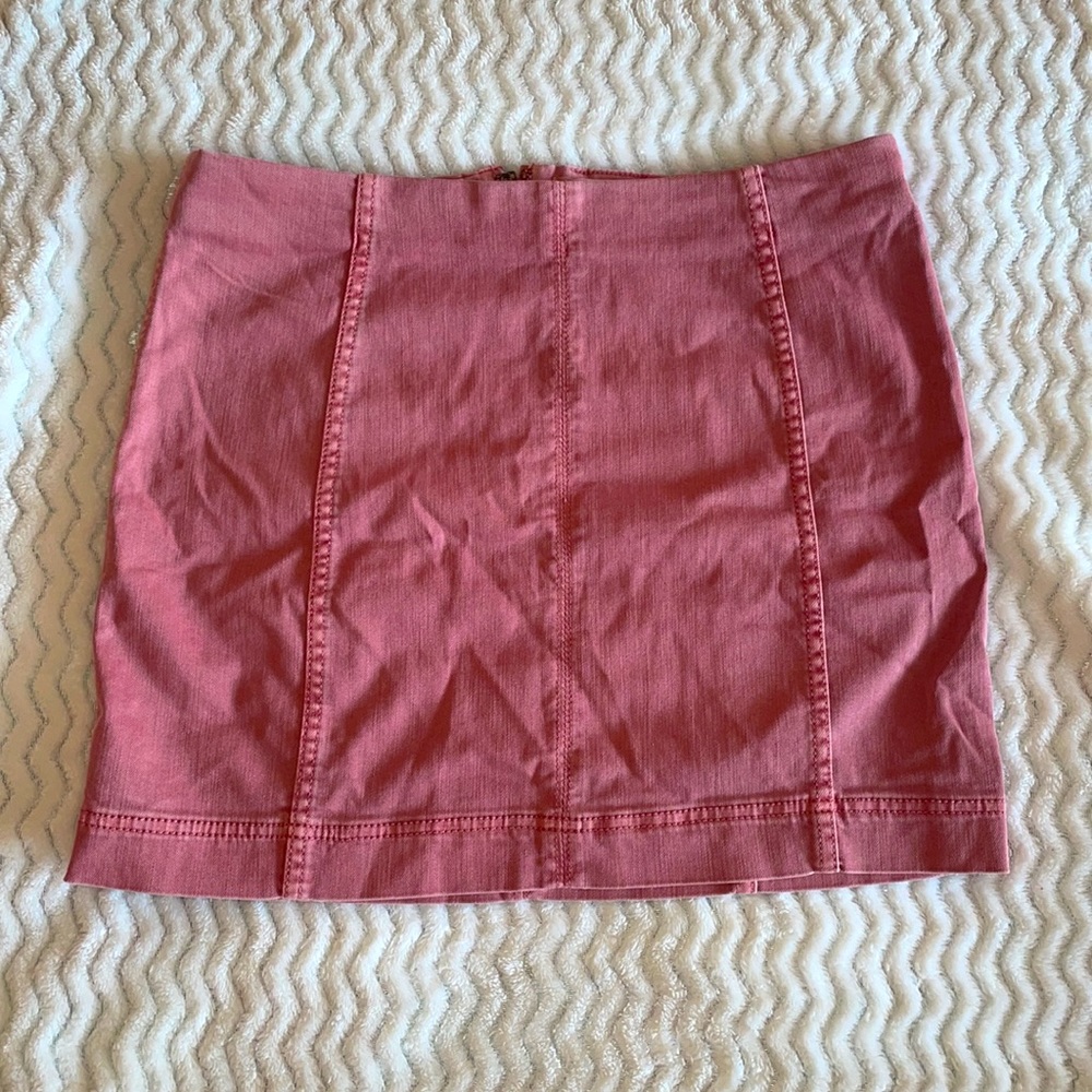 Pink denim shirt with zipper in the back
